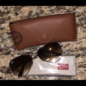 Women’s Ray-Ban Aviators RB3025 Size 55